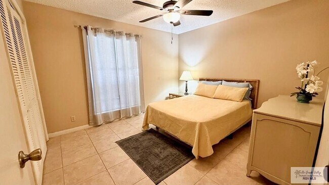 Building Photo - 4601 Carmen Ave