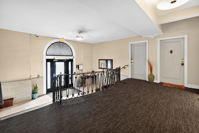 Building Photo - 2100 19th St NW