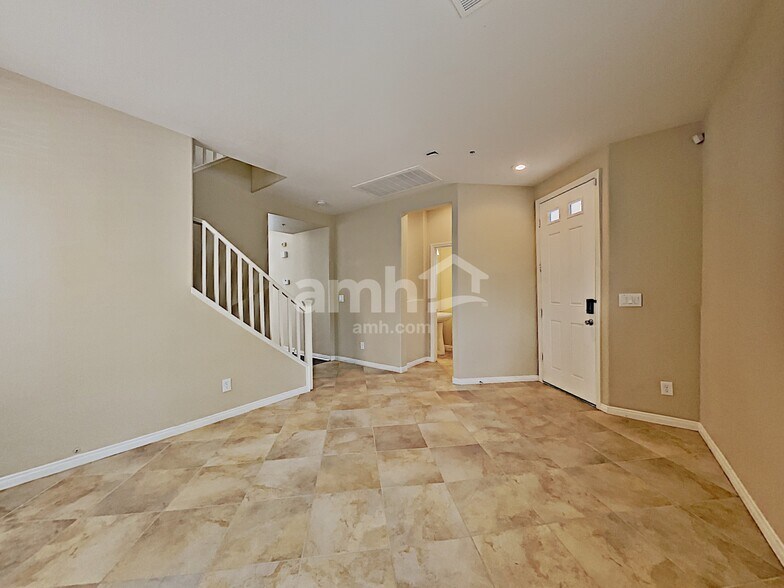 Building Photo - 174 Cloud Cover Ave