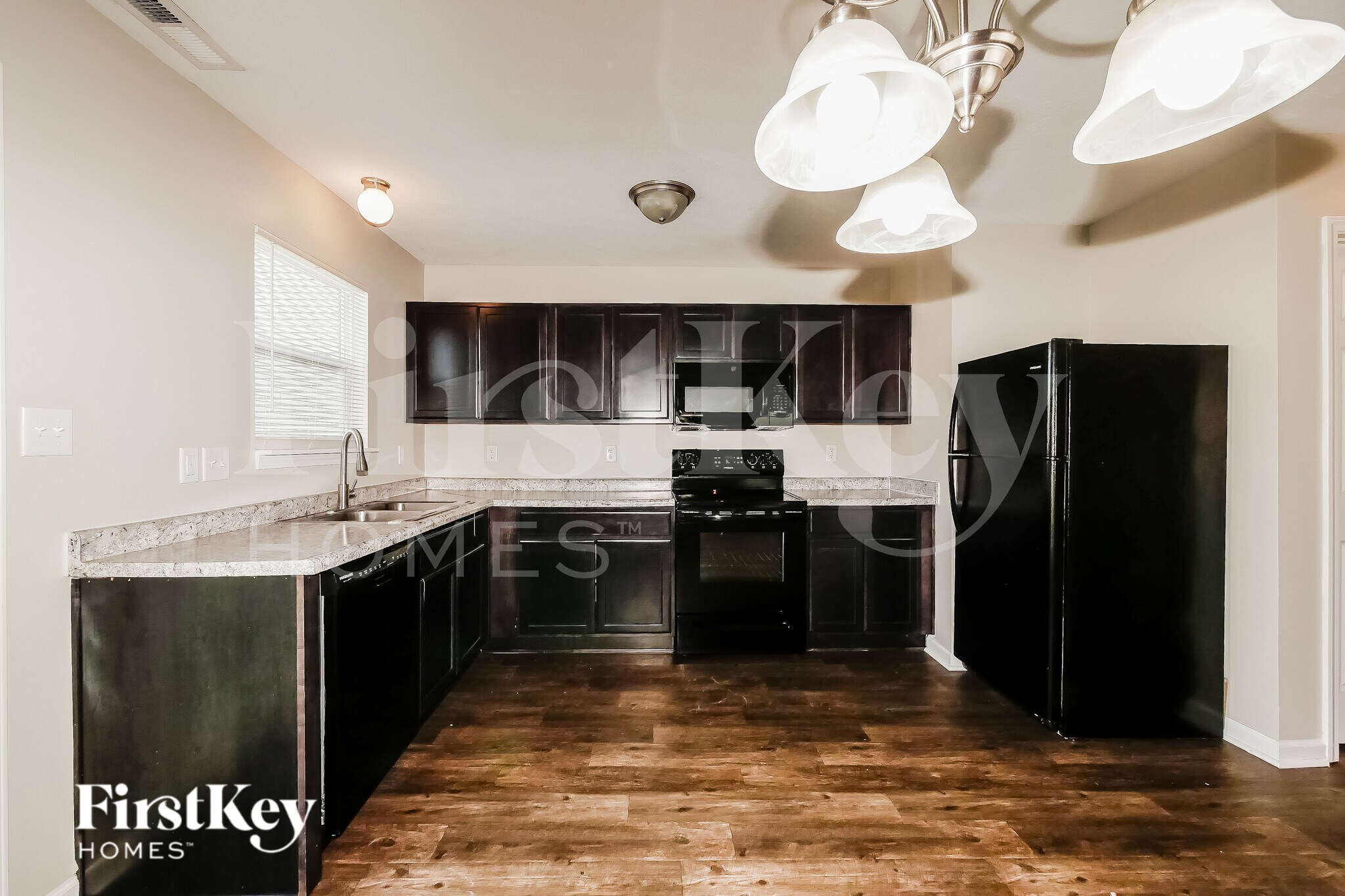 Building Photo - 8128 Wildwood Farms Dr