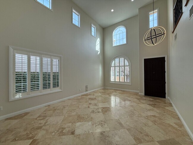 Building Photo - Gated 4BD/3BA home near Red Rock Casino! S...