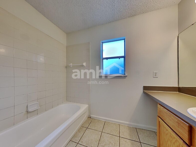 Building Photo - 4511 Loveland Pass Dr E