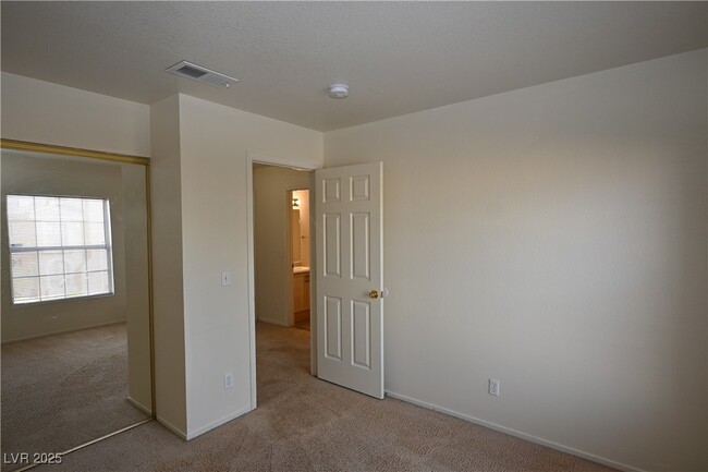 Building Photo - 8465 Blue Island Ave