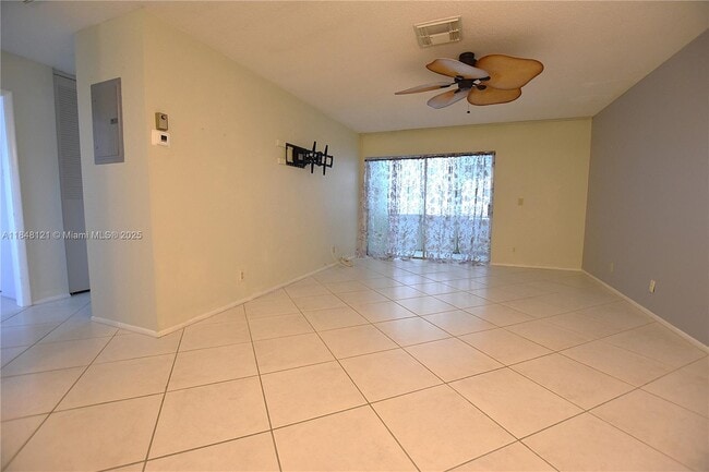 Building Photo - 2766 Emory Dr W