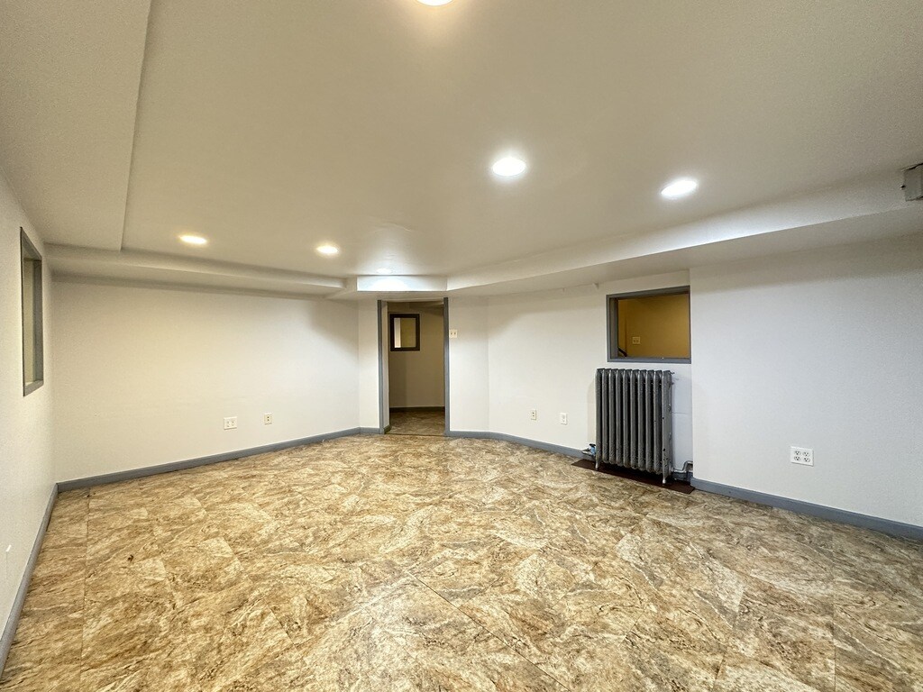 Building Photo - 4948 N Albany Ave