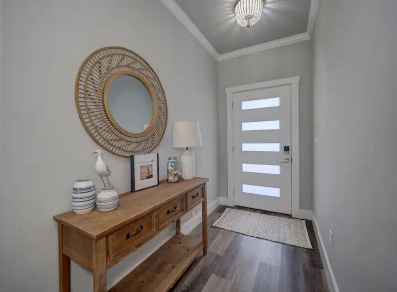 Entry - 14013 Ports O Call Dr