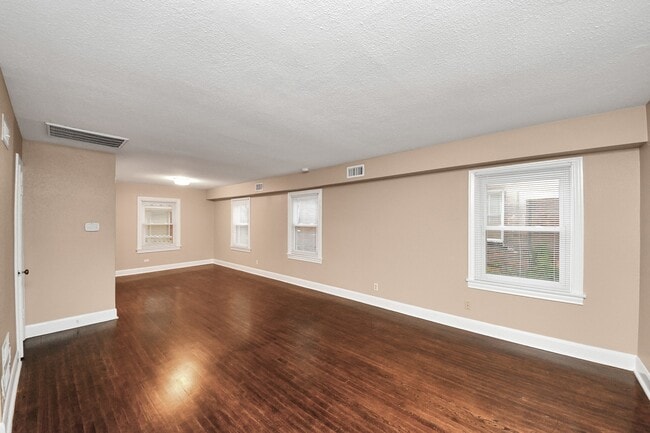 Building Photo - 2332 Sheridan St