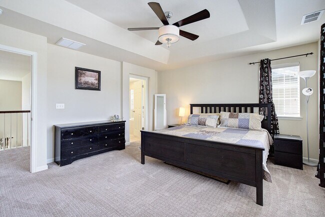 Building Photo - Bright, Spacious & Full of Charm Inside an...