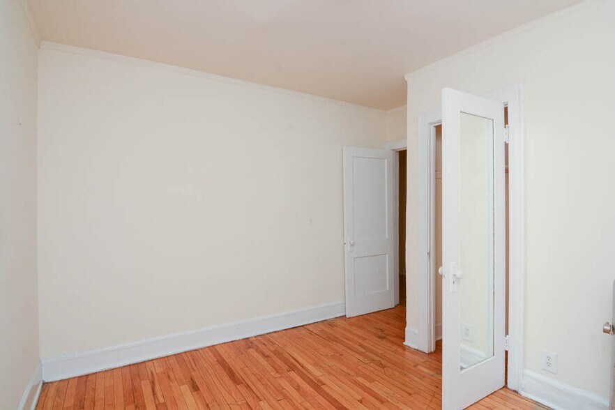 Building Photo - 2336 N Spaulding Ave