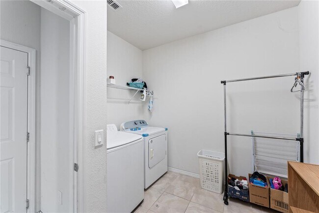 Building Photo - 3624 Vega Creek Dr