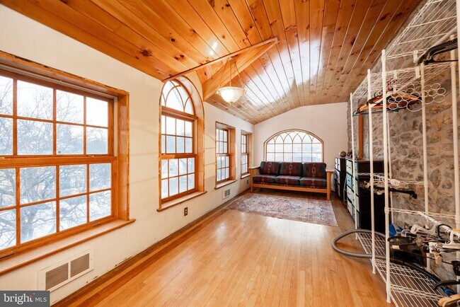 Building Photo - 2568 Pike Ave