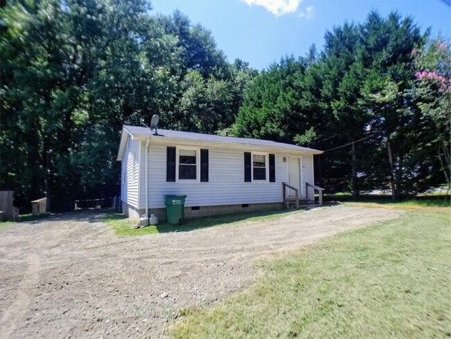Building Photo - 564 McAbee Rd