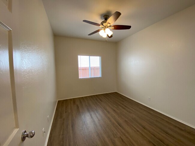Building Photo - 29705 Nandina Dr