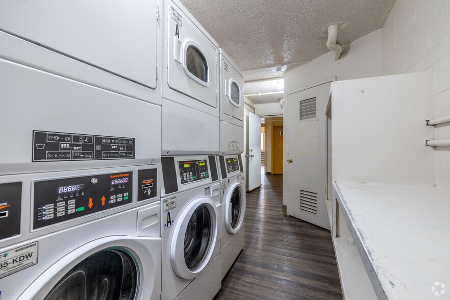 Laundry Facilities - Catalina Village Apartments