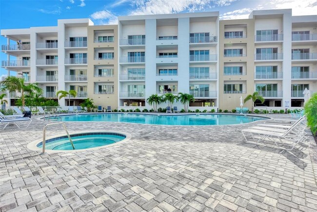 Building Photo - 1703 N Tamiami Trl
