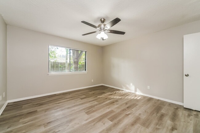 Building Photo - 1056 Saddleback Ridge Rd