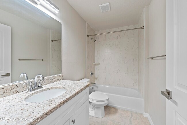 Building Photo - 565 Rembrandt St SE