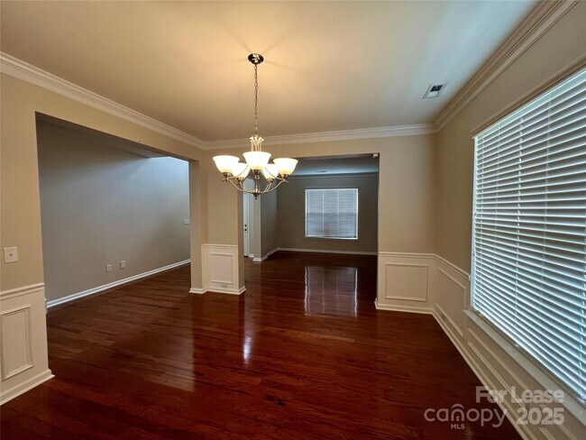 Building Photo - 7001 Mountain Top Ct