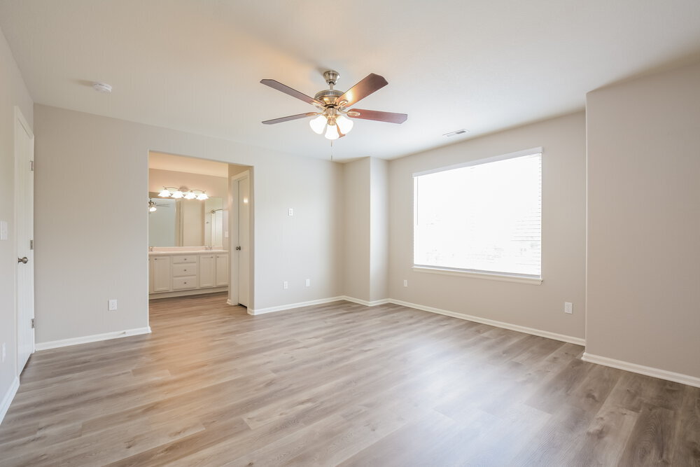 Building Photo - 2487 E 127th Ct