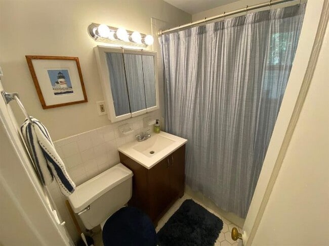 Building Photo - 295 York St