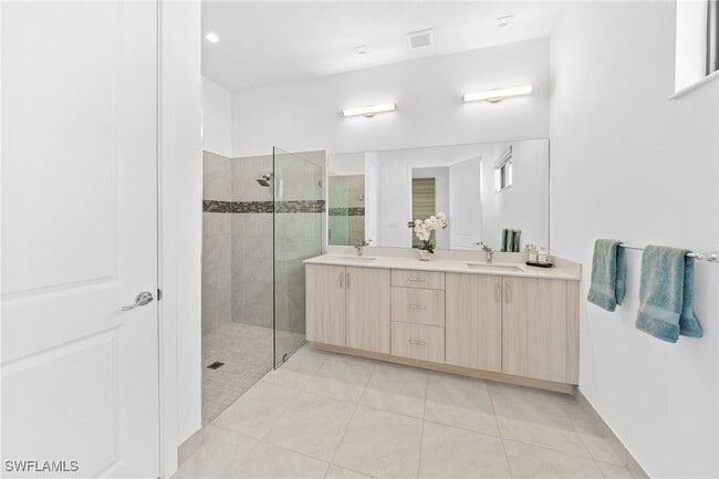 Building Photo - 4947 Brigata Wy