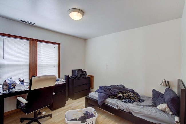 Bedroom 2 - 2948 N Newhall St