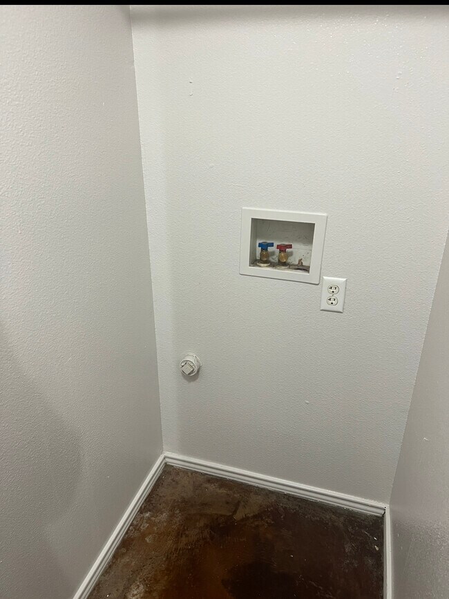 Building Photo - 7802 Downe Dr