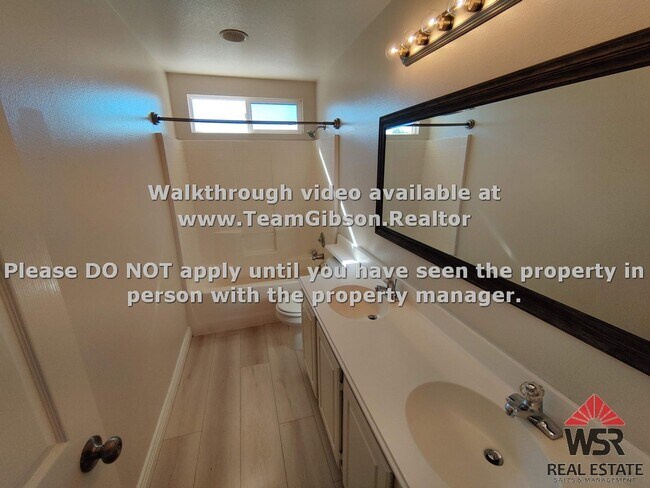 Building Photo - Beautiful 4 bedroom / 3 bathroom home