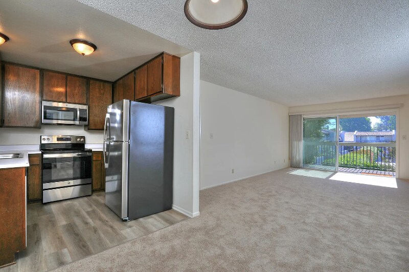 Building Photo - 5518 Armitos Ave