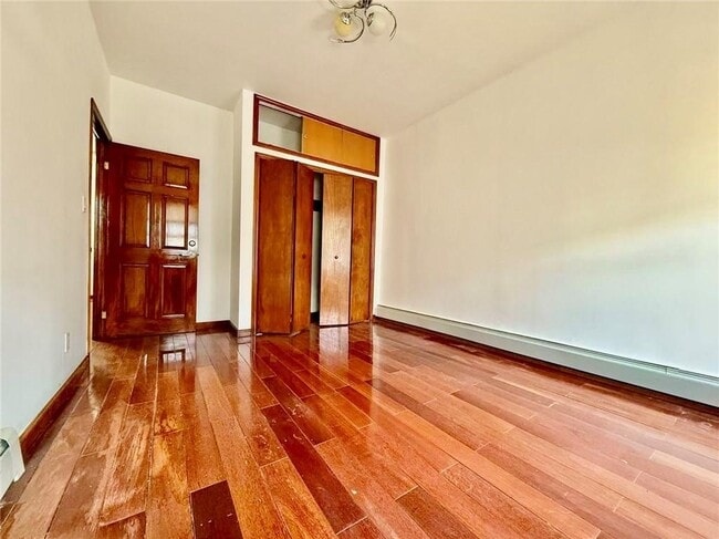 Building Photo - 333 Parkville Ave