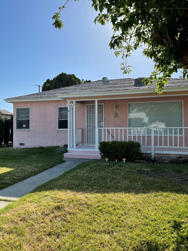 Building Photo - House for rent
