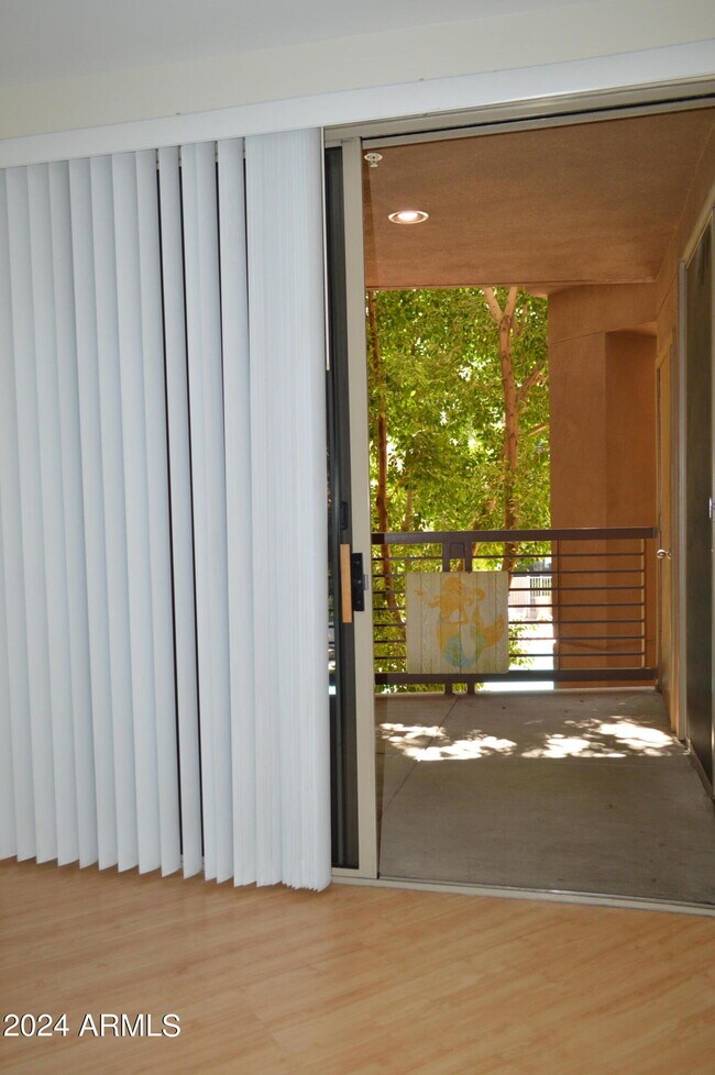 Building Photo - 1701 E Colter St