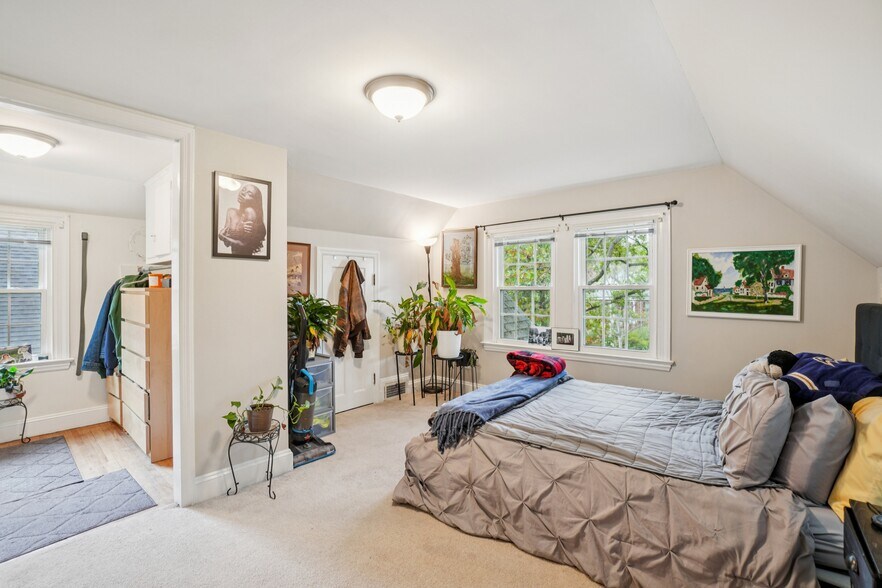 Building Photo - 7003 Dartmouth Ave