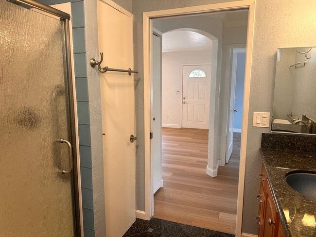 Building Photo - 3BD/1BA Home in Lovely Westwood Neighborhood