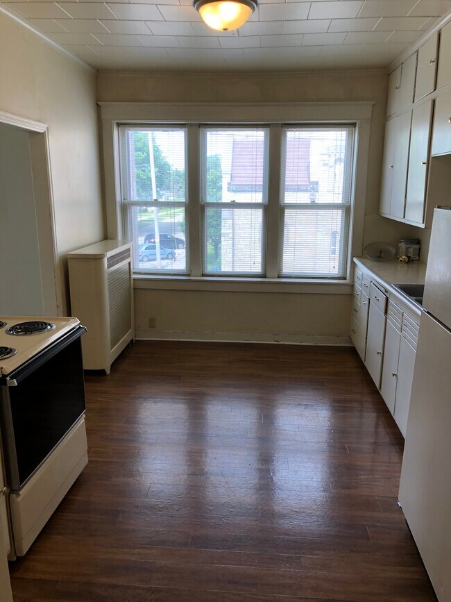 958 W 6th Ave 958 W 6th Ave Oshkosh WI 54902 Apartment Finder