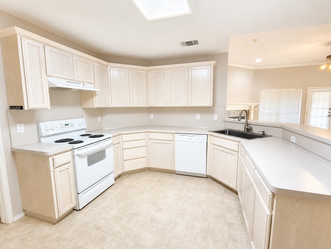 Building Photo - 4302 Pinon Ridge Dr