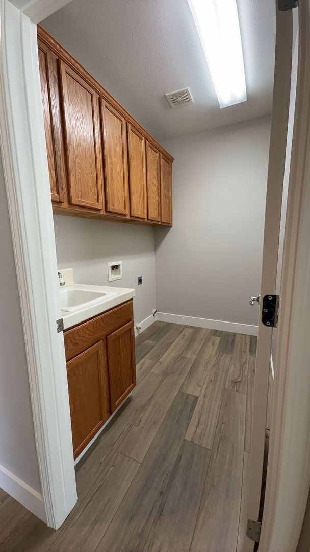 Building Photo - 2390 River Rock Dr
