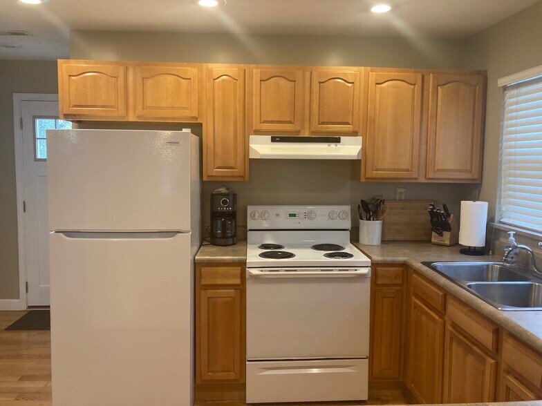 Building Photo - 4047 Martha's Vineyard