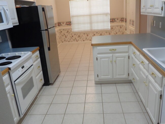 Building Photo - 5059 Silver Oak Dr