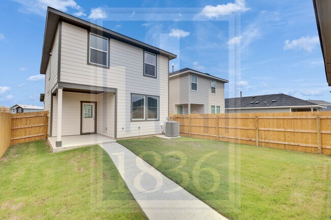 Building Photo - 304 Azua Path