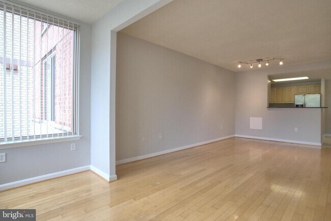Building Photo - 2726 Gallows Rd