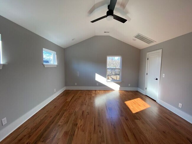 Building Photo - Newer Contruction - 3 Bed 3.5 Bath 3 Stories!