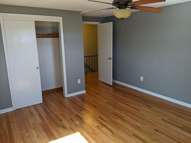 Building Photo - 907 Hooper Rd