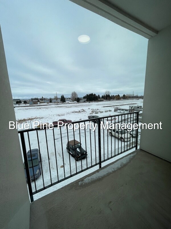 Building Photo - 311 E Lorene St