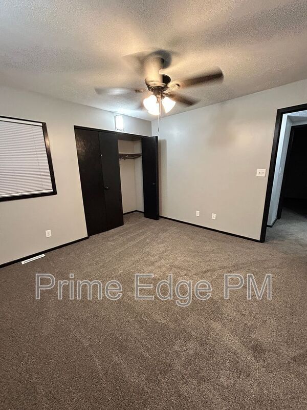 Building Photo - 1801 Ridgehaven Ct