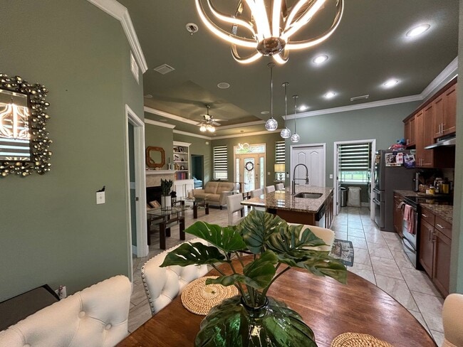 Building Photo - Elegant 3/2 in Oakmont