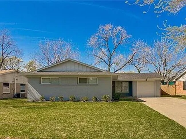 Building Photo - 13375 Glenside Dr