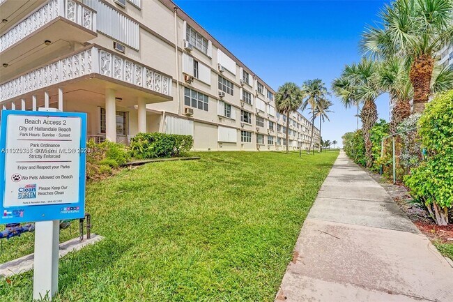 Building Photo - 1945 S Ocean Dr