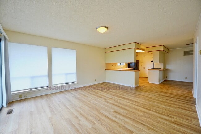 Building Photo - Rarely Available Sausalito Home with Amazing Views!