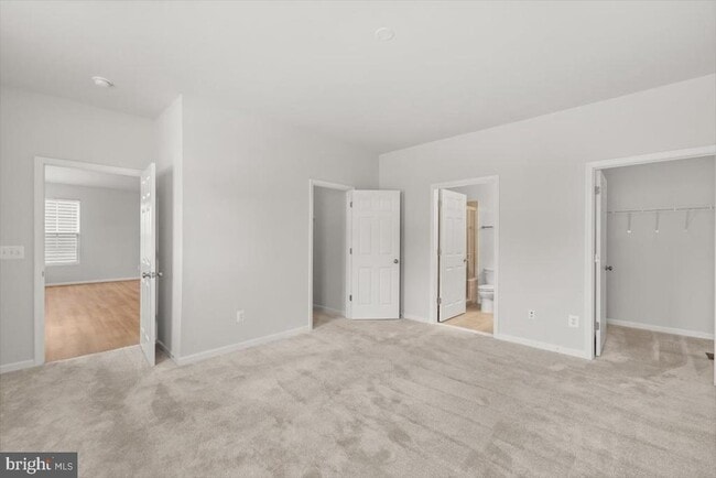 Building Photo - 106 Heyford Dr
